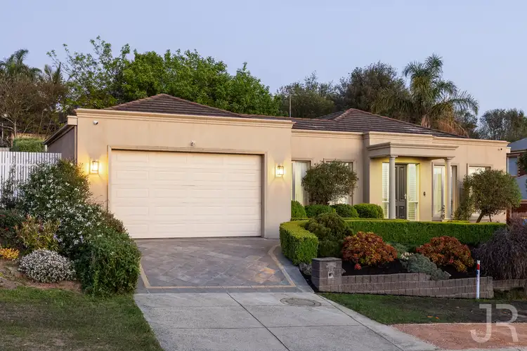 12 Dalpura Court, Berwick VIC 3806