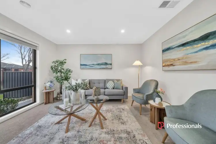 3 San Fratello Street, Clyde North VIC 3978