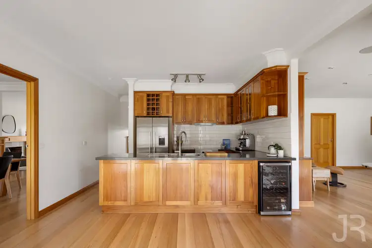 Fifth view of Homely house listing, 8 Clover Close, Berwick VIC 3806