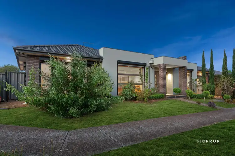 23 Mcburnie Drive, Kurunjang VIC 3337