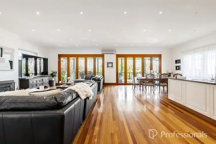 12 Walnut Street, Ormond VIC 3204