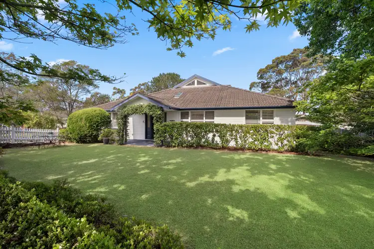 2 Karoo Crescent, Hornsby Heights NSW 2077