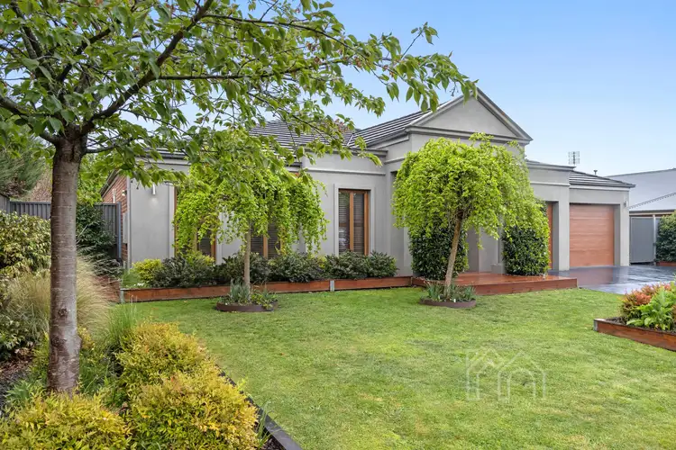 15 Roxanne Court, Woodend VIC 3442