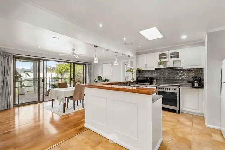 11 Susan Street, Bayswater VIC 3153