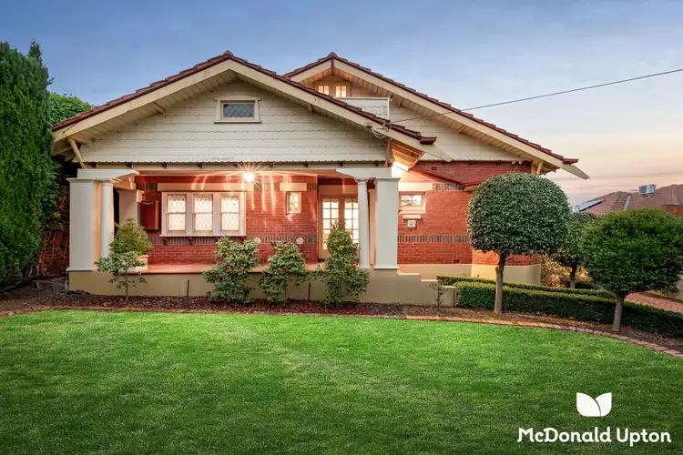 90 Woodland Street, Strathmore VIC 3041