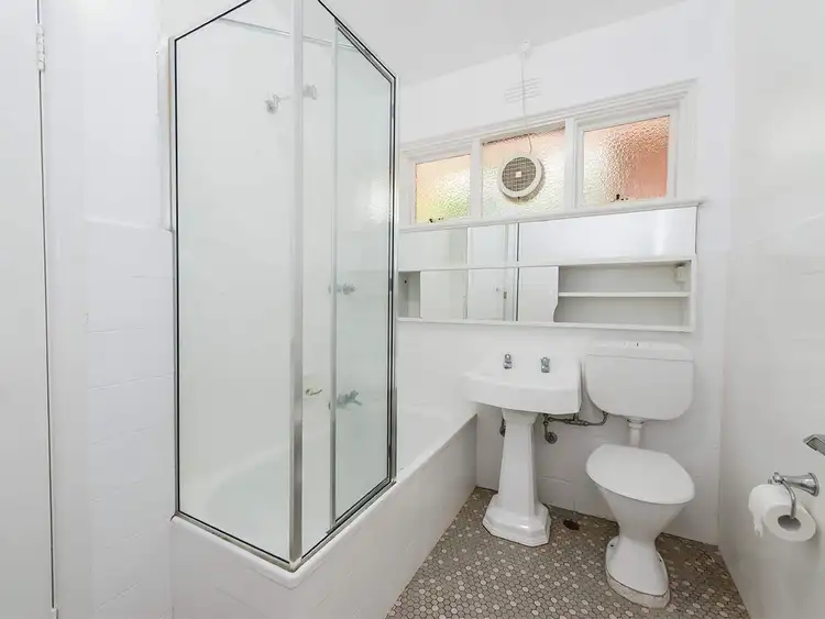 Fifth view of Homely apartment listing, 4/22A Acland Street, St Kilda VIC 3182