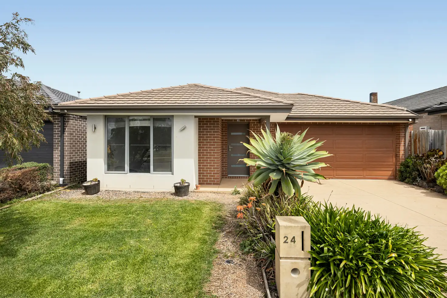 Main view of Homely house listing, 24 Karawarra Circuit, Cranbourne North VIC 3977