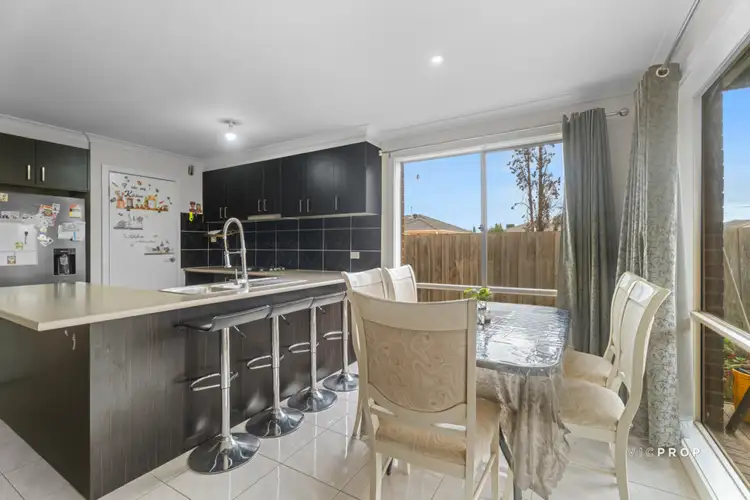 Fifth view of Homely house listing, 1/25 Horseshoe Circuit, Truganina VIC 3029