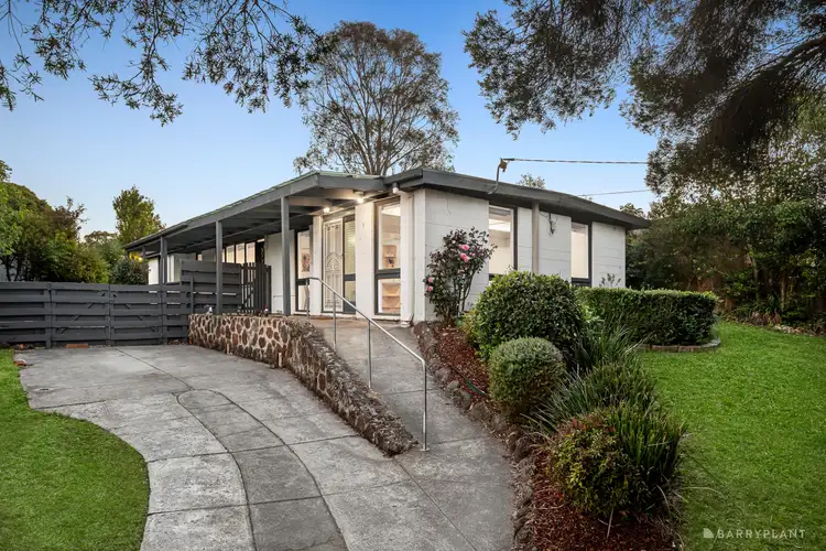 12 Bimbadeen Drive, Mooroolbark VIC 3138