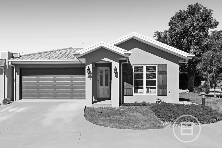 14 Santa Rosa Circuit