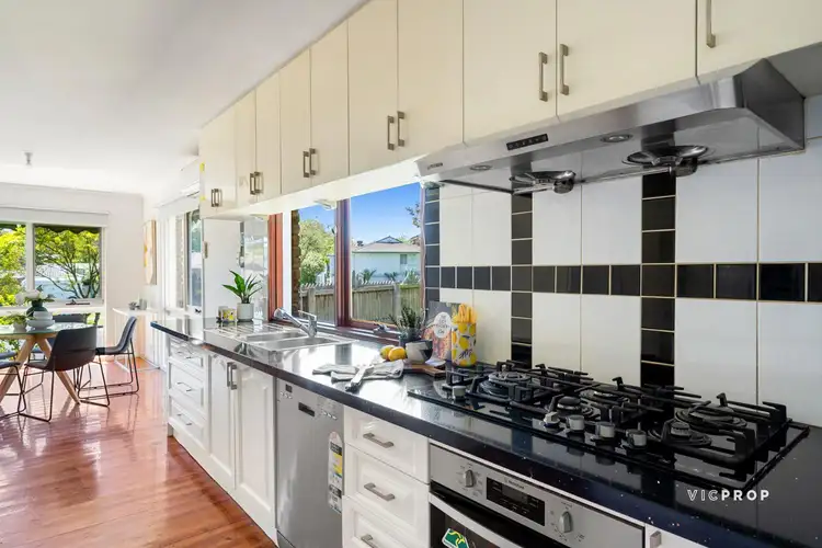 Fifth view of Homely house listing, 32 Sydney Parkinson Avenue, Endeavour Hills VIC 3802