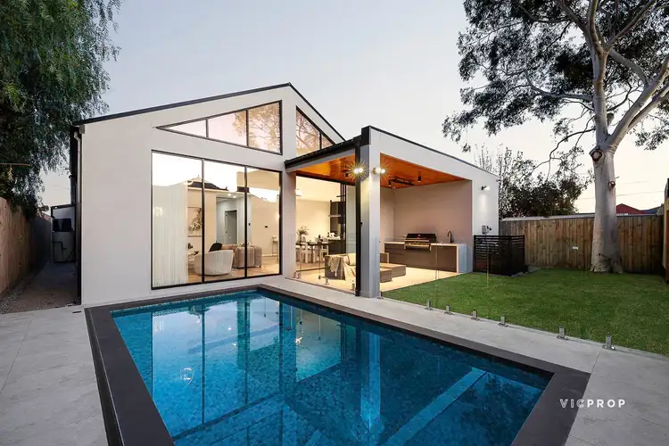 9 Lincoln Road, Essendon VIC 3040