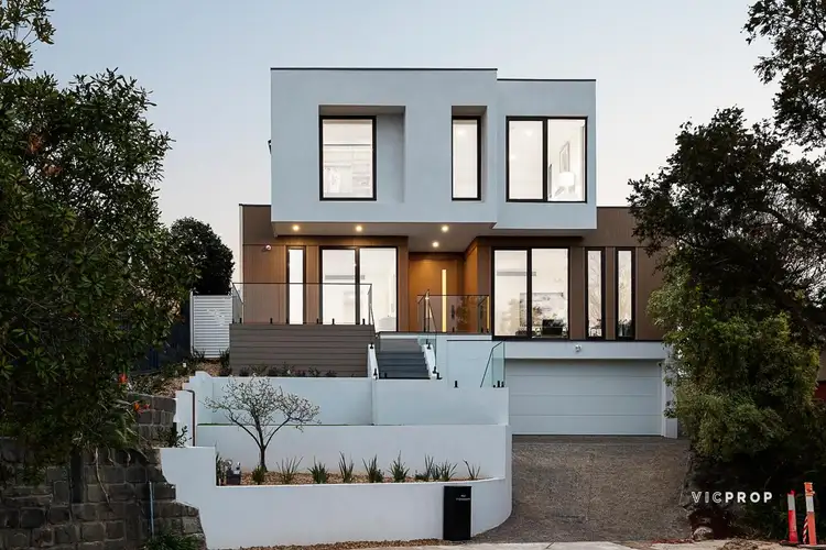 77 Chatsworth Quadrant, Templestowe Lower VIC 3107