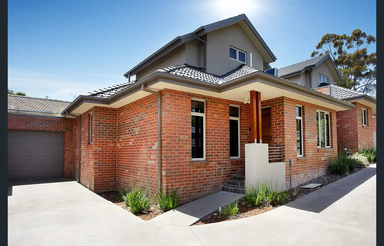 Main view of Homely townhouse listing, 2/184 Mountain View Road, Briar Hill VIC 3088