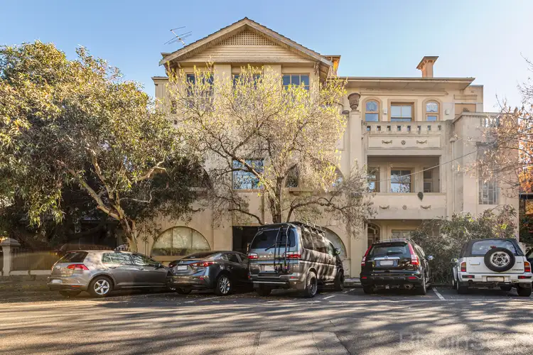 6/24 Robe Street, St Kilda VIC 3182