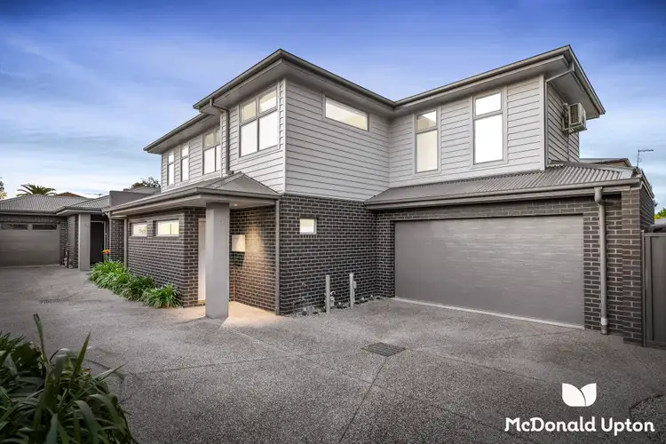 2/17 Oshannassy Street, Essendon North VIC 3041