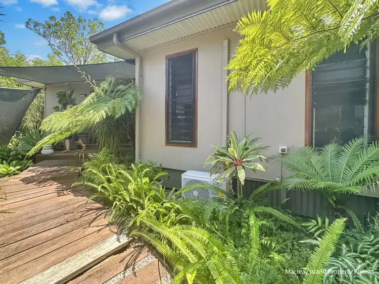 11 Kevin Street, Macleay Island QLD 4184