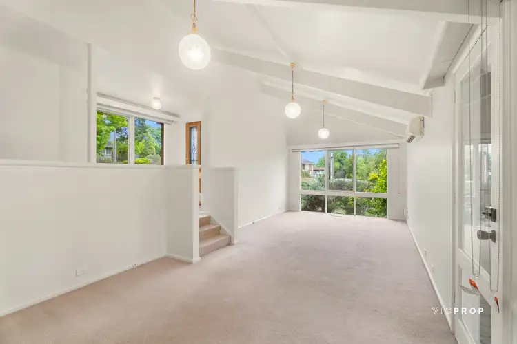 1 Cardiff Close, Viewbank VIC 3084