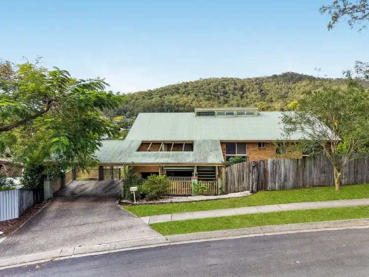 250 Chapel Hill Road, Chapel Hill QLD 4069