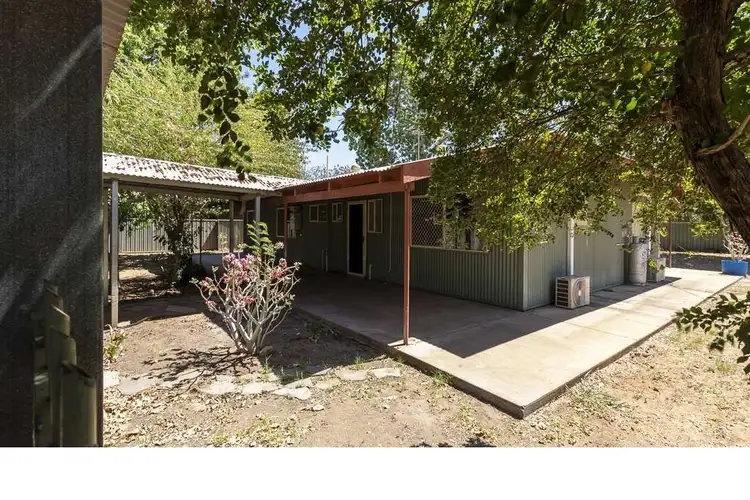 16 Barringtonia Avenue