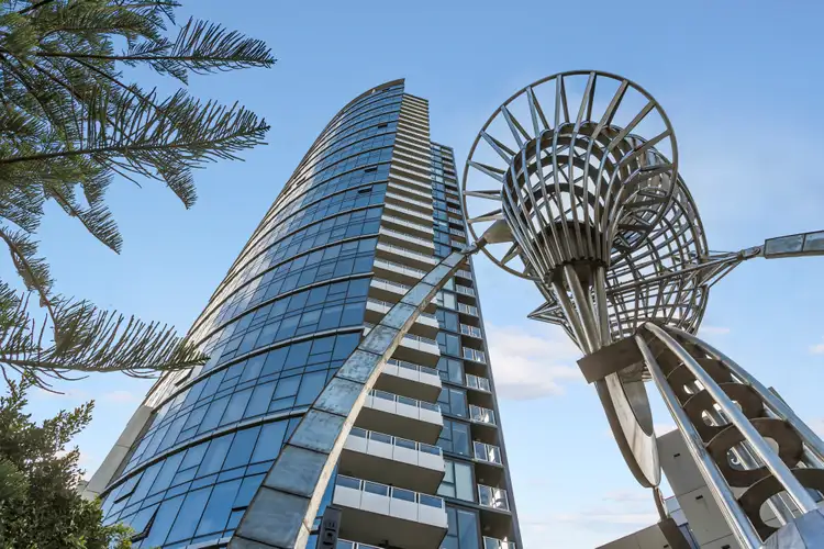 2105/100 Harbour Esplanade, Docklands VIC 3008
