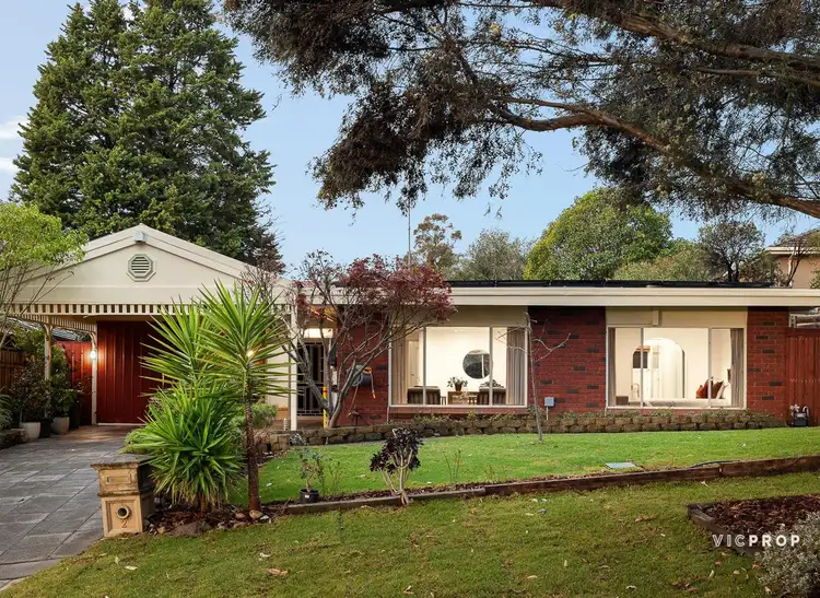 2 Phillips Crescent, Rosanna VIC 3084