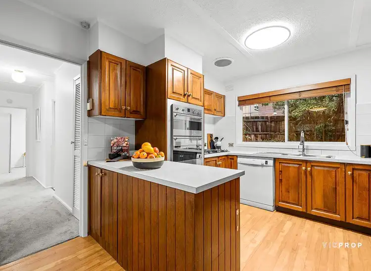 Sixth view of Homely house listing, 2 Phillips Crescent, Rosanna VIC 3084