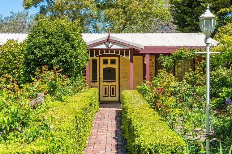 7 Centenary Avenue, Macedon VIC 3440