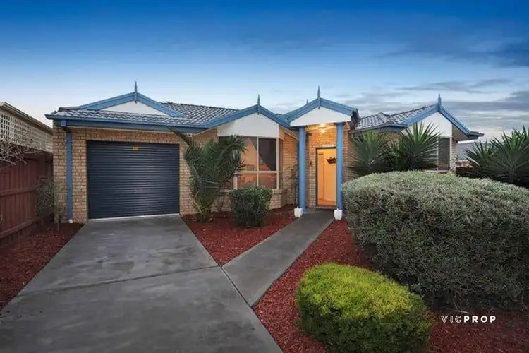 29 Dolphin Crescent, Point Cook VIC 3030