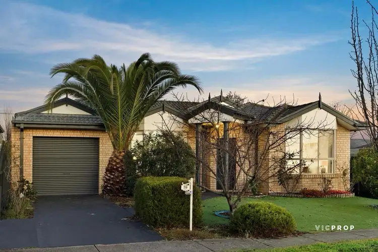 29 Dolphin Crescent, Point Cook VIC 3030