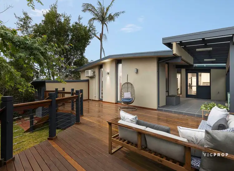 32 Robern Parade, Viewbank VIC 3084