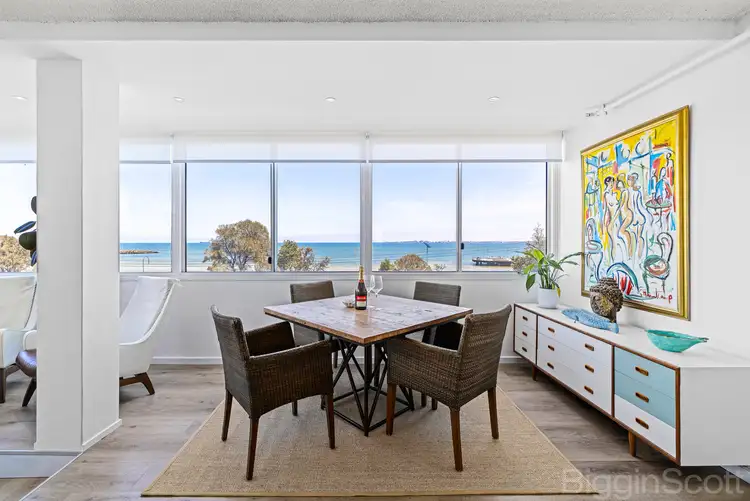 2A/12 Marine Parade, St Kilda VIC 3182