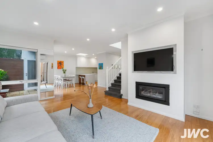 2/21 St Johns Avenue, Camberwell VIC 3124