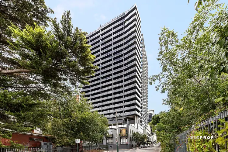 18 Yarra Street