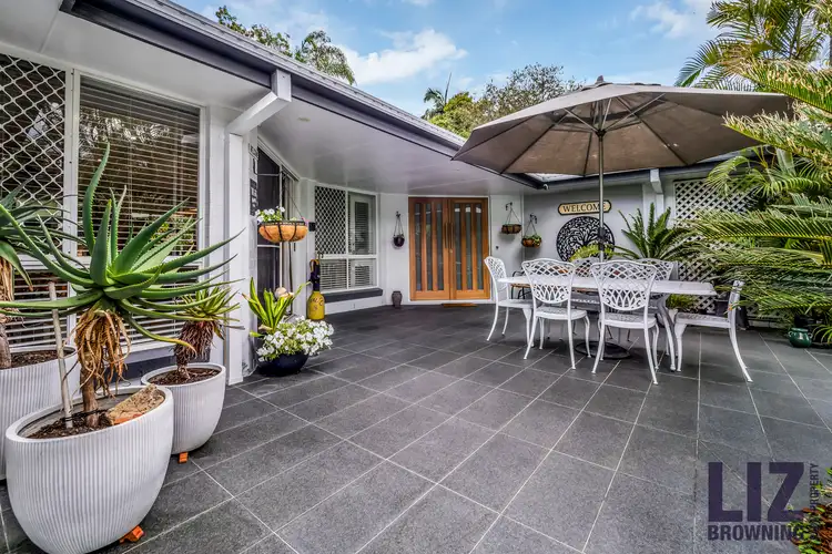 6 Kagoola Close, Chapel Hill QLD 4069