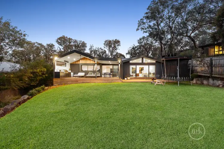 21 Hillcrest Road, Eltham North VIC 3095