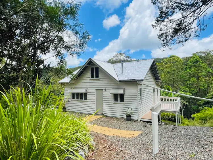 32 Fernlands Road