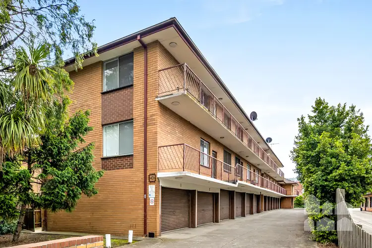 10 Carmichael Street