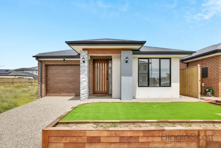 10 Montestella Street, Deanside VIC 3336