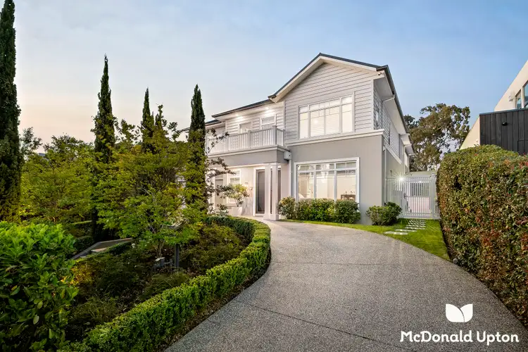 122 Woodland Street, Strathmore VIC 3041