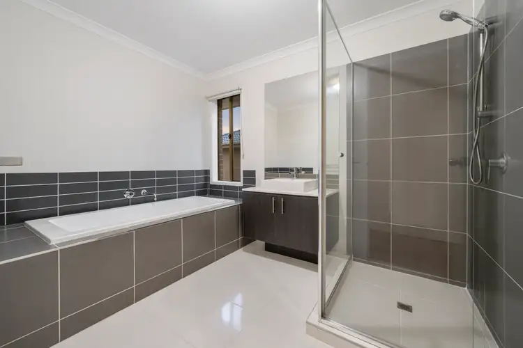 Fourth view of Homely house listing, 39 Sanctuary Lakes E Boulevard, Sanctuary Lakes VIC 3030