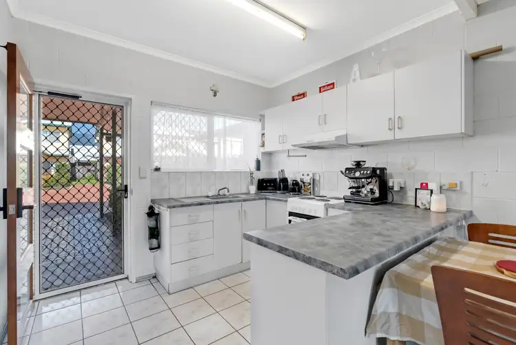 Fourth view of Homely unit listing, 4/16-20 Mount Peter Road, Edmonton QLD 4869