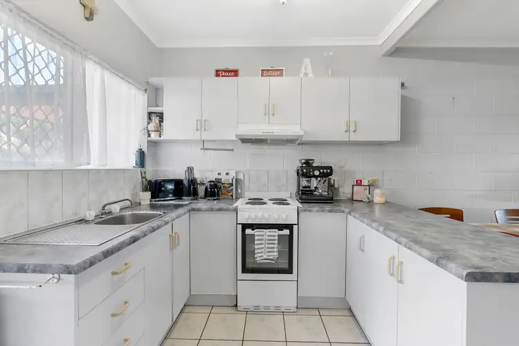 Fifth view of Homely unit listing, 4/16-20 Mount Peter Road, Edmonton QLD 4869