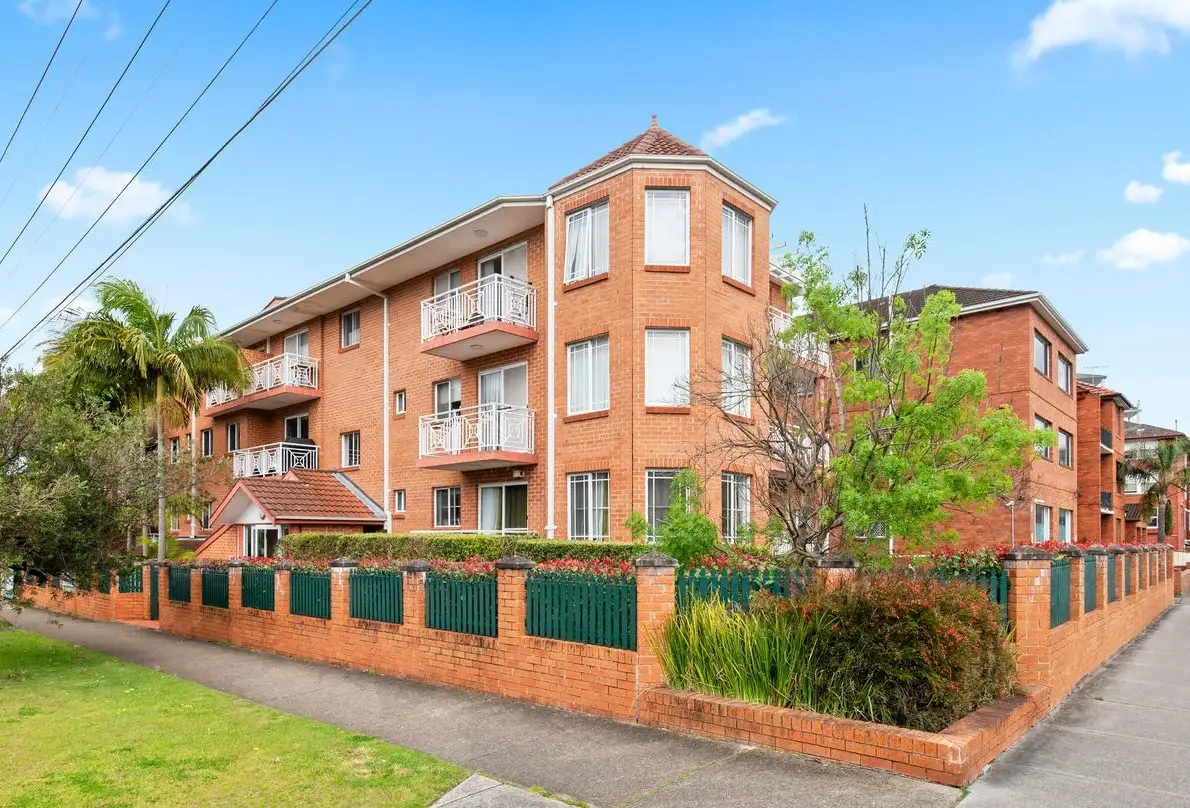 Main view of Homely unit listing, 2/40-42 Forsyth Street, Kingsford NSW 2032