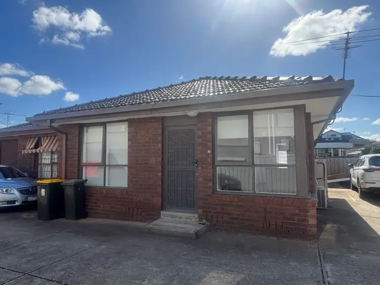 2/19 Canterbury Street, Deer Park VIC 3023