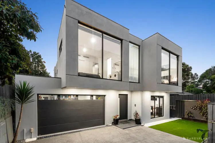 15 Moresby Avenue