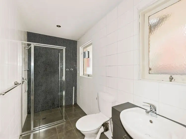 Fifth view of Homely apartment listing, 3/11 Bluff Avenue, Elwood VIC 3184