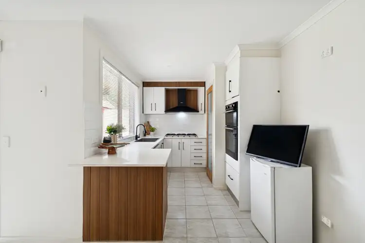 Sixth view of Homely house listing, 21 Basalt Court, Delahey VIC 3037