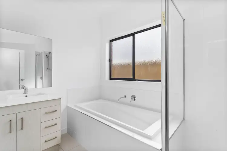 Fifth view of Homely house listing, 32 Hourigan Way, Werribee VIC 3030