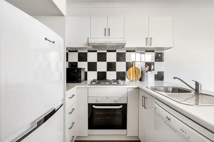 Fourth view of Homely apartment listing, 4/2 Armadale Street, Armadale VIC 3143